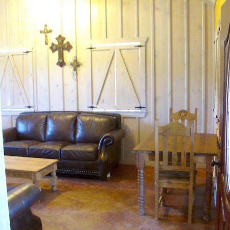 Breezy Hills Cottages - Moonlight Cottage Fredericksburg Extérieur photo