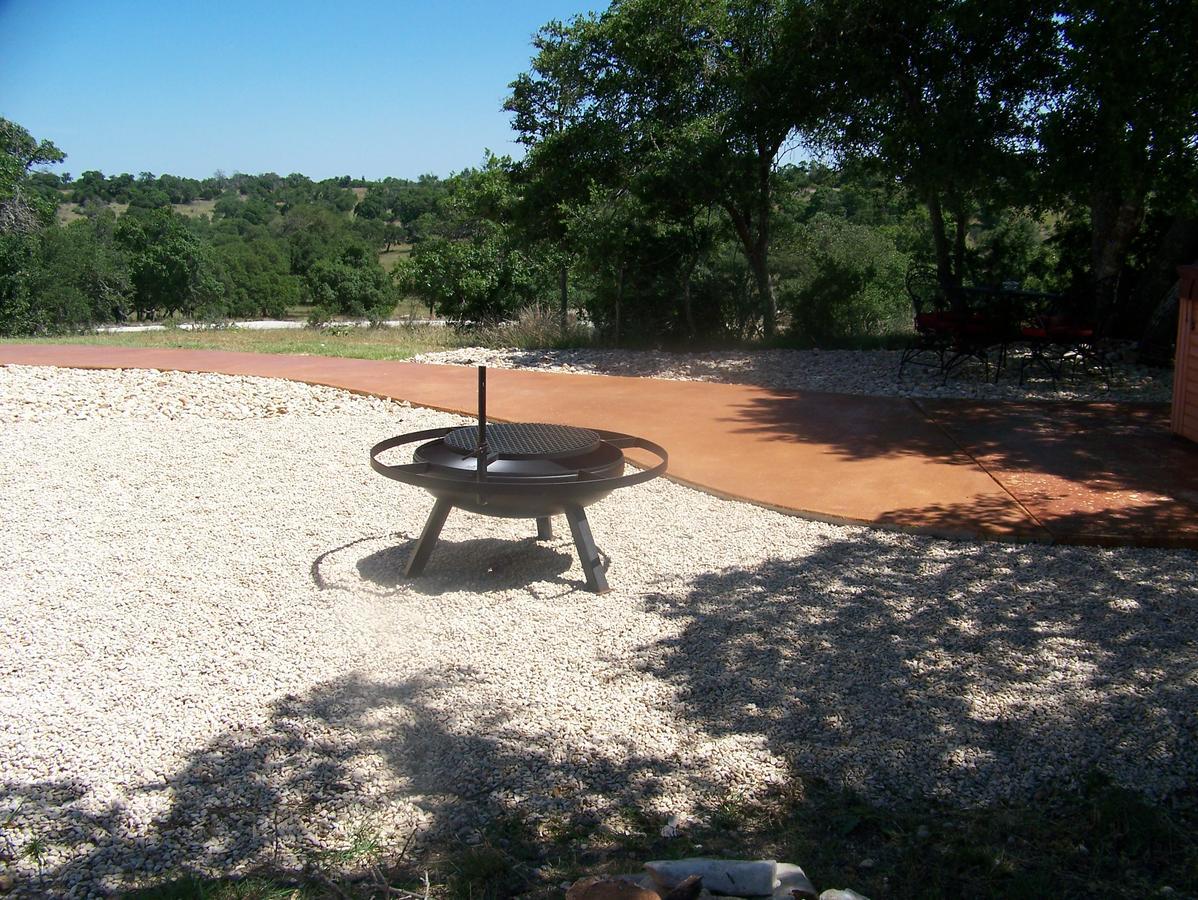 Breezy Hills Cottages - Moonlight Cottage Fredericksburg Extérieur photo
