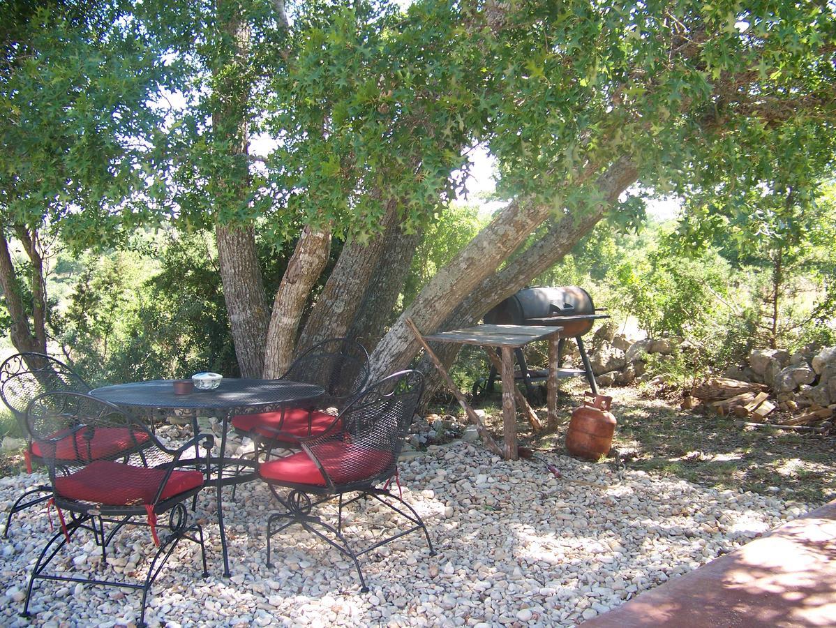 Breezy Hills Cottages - Moonlight Cottage Fredericksburg Extérieur photo