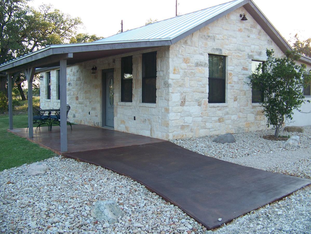 Breezy Hills Cottages - Moonlight Cottage Fredericksburg Extérieur photo